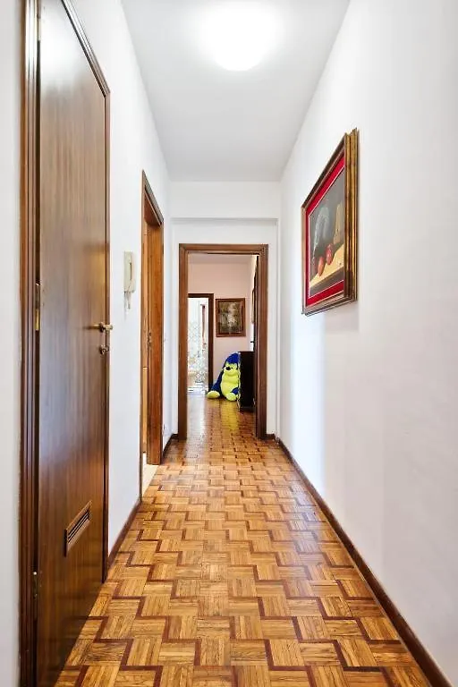 Apt Venice City Mestre 0*,
