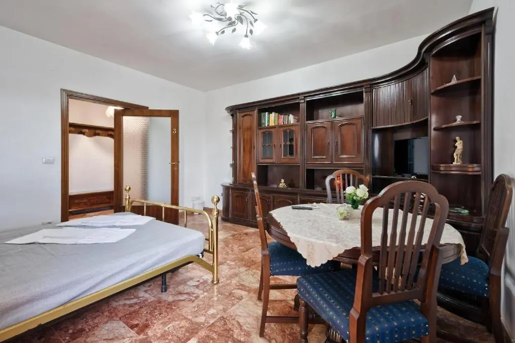 Apt Venice City Mestre 0*,  Italien